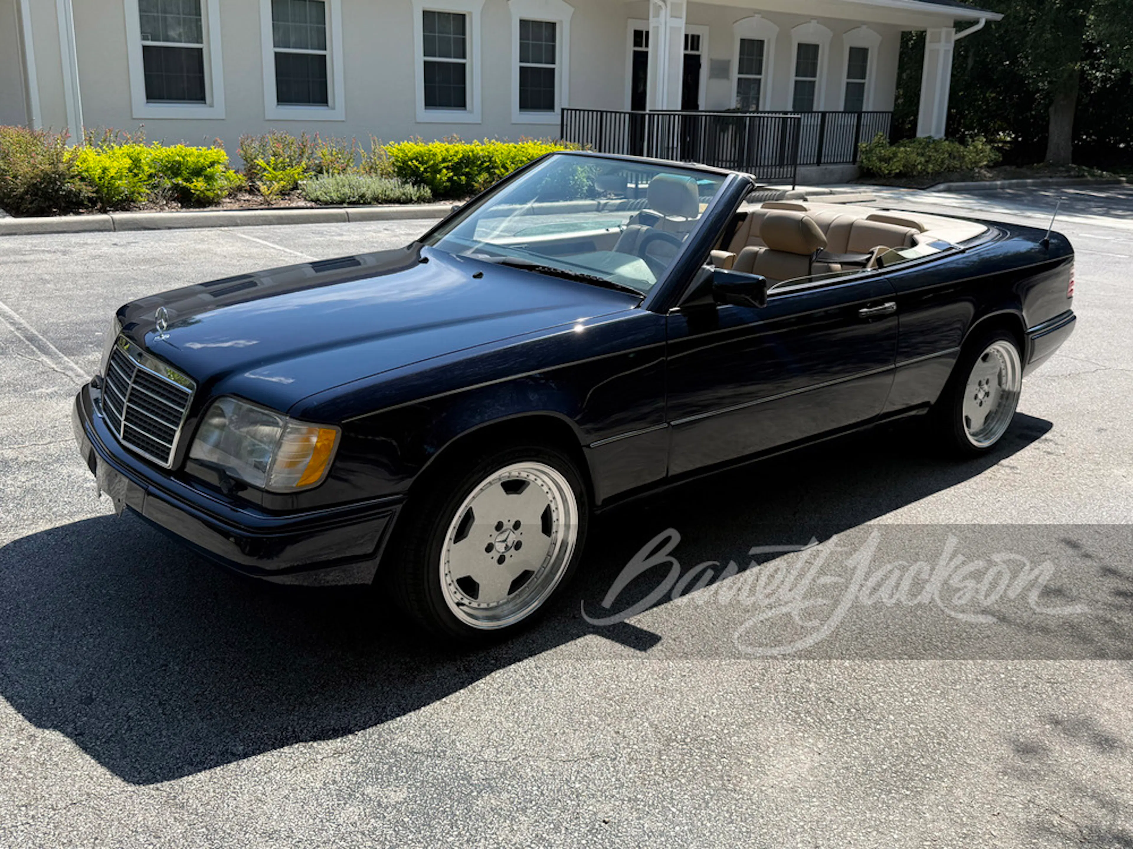 1989 Mercedes-Benz 300E VIN WDBEA30D8KA824668 | Hagerty Valuation